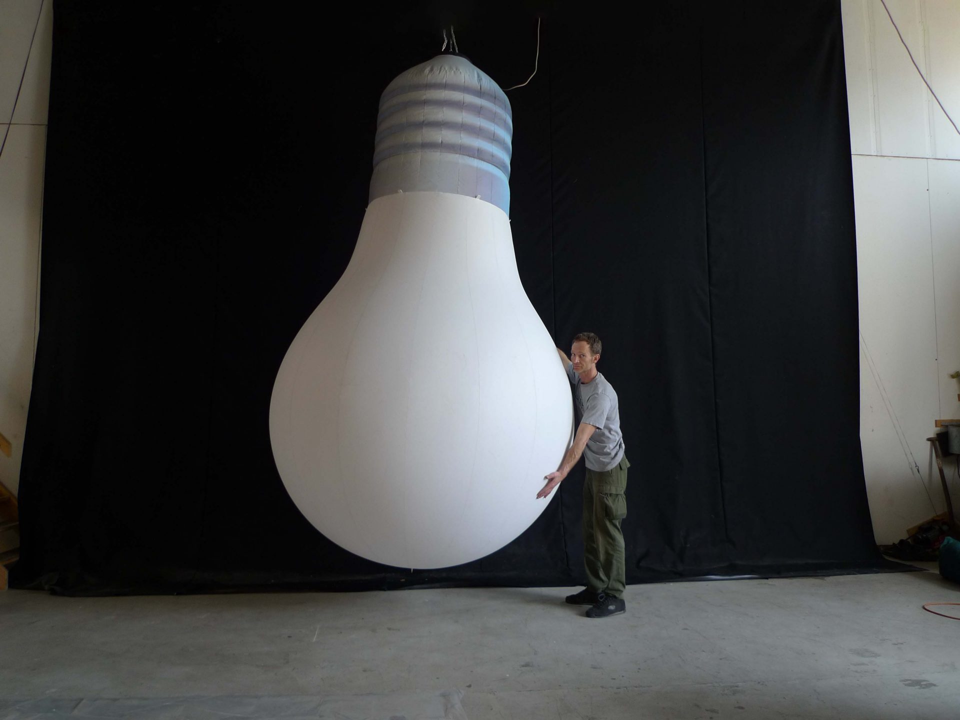 3m light bulb Airworks Rentals